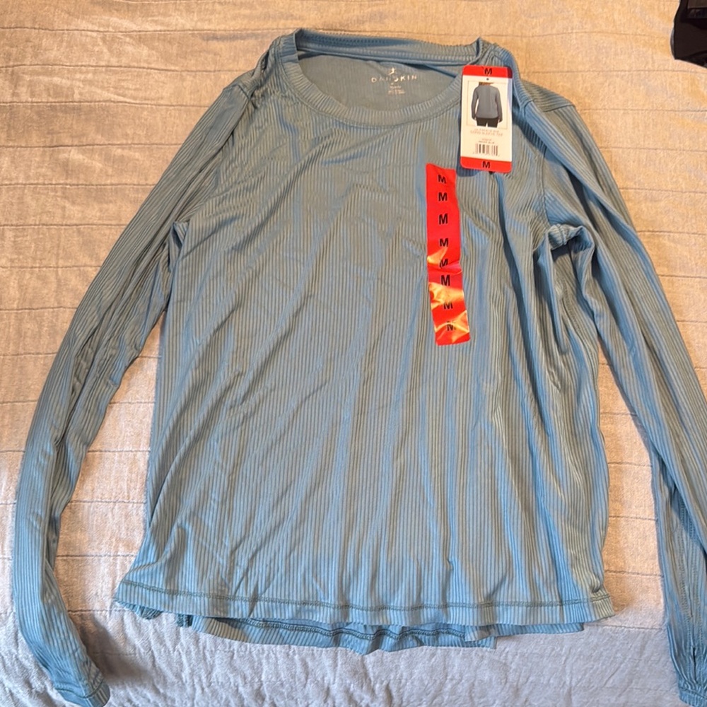 Danskin long sleeve shirt